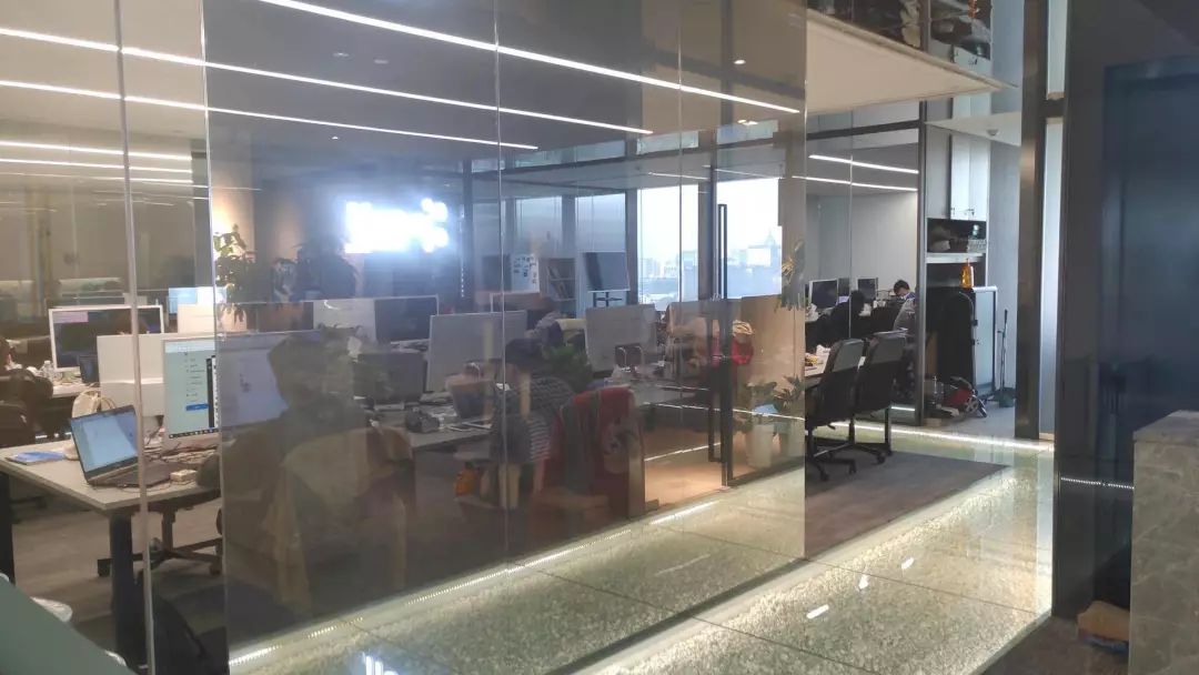 明星公链aelf风波：社群解散，疑似砸盘，老板“不知所踪”
