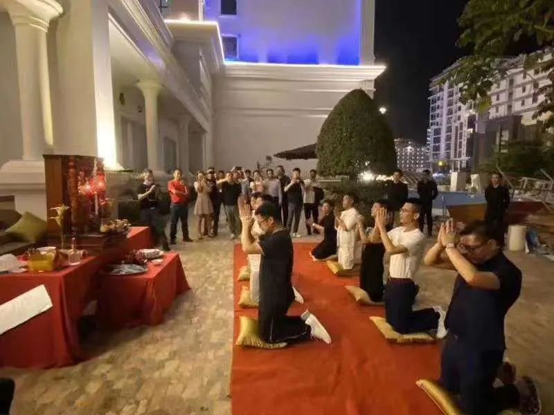 骗子云集的哈勃公链HB属鸵鸟的，开盘之前还要烧香祭天