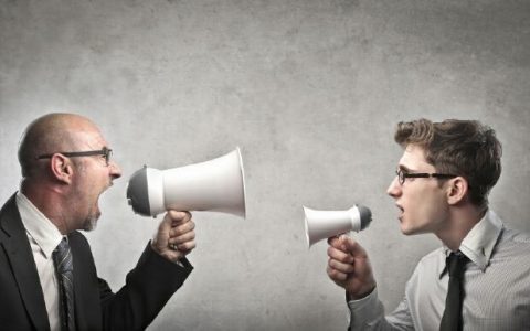 DeFi行业的“撕逼”是为了争抢资本，还是为了技术进步？