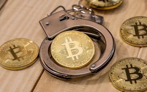 冻卡、抓捕、反洗钱，币圈再临年关大考