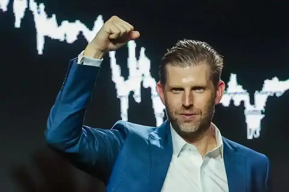 特朗普次子的比特币游戏真相：自己狂赚 1 亿美元，散户惨亏 5 亿